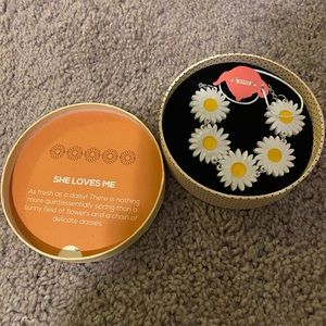 Erstwilder Daisy Necklace